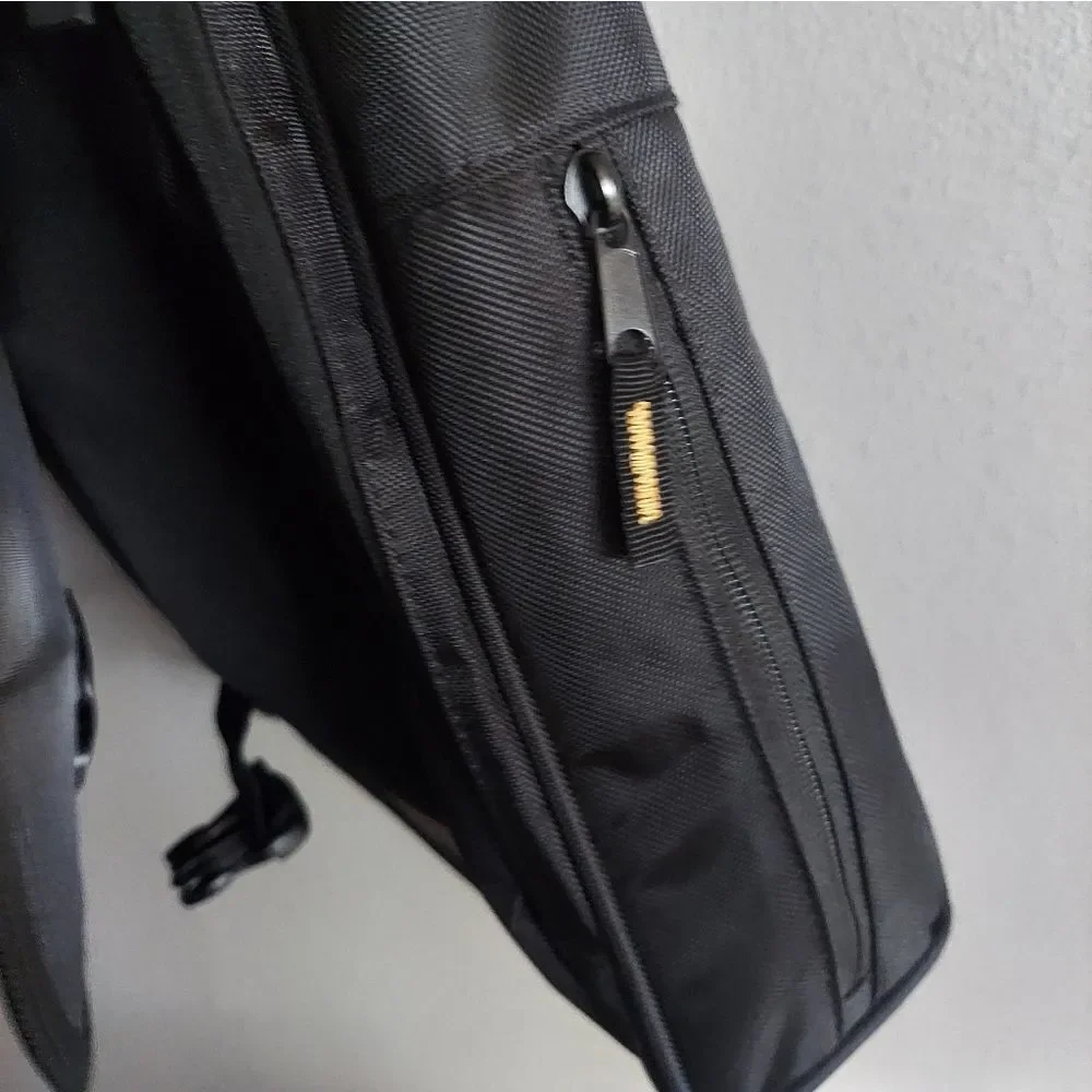 Targus CityGear Messenger Crossbody Shoulder Bag Black Gray